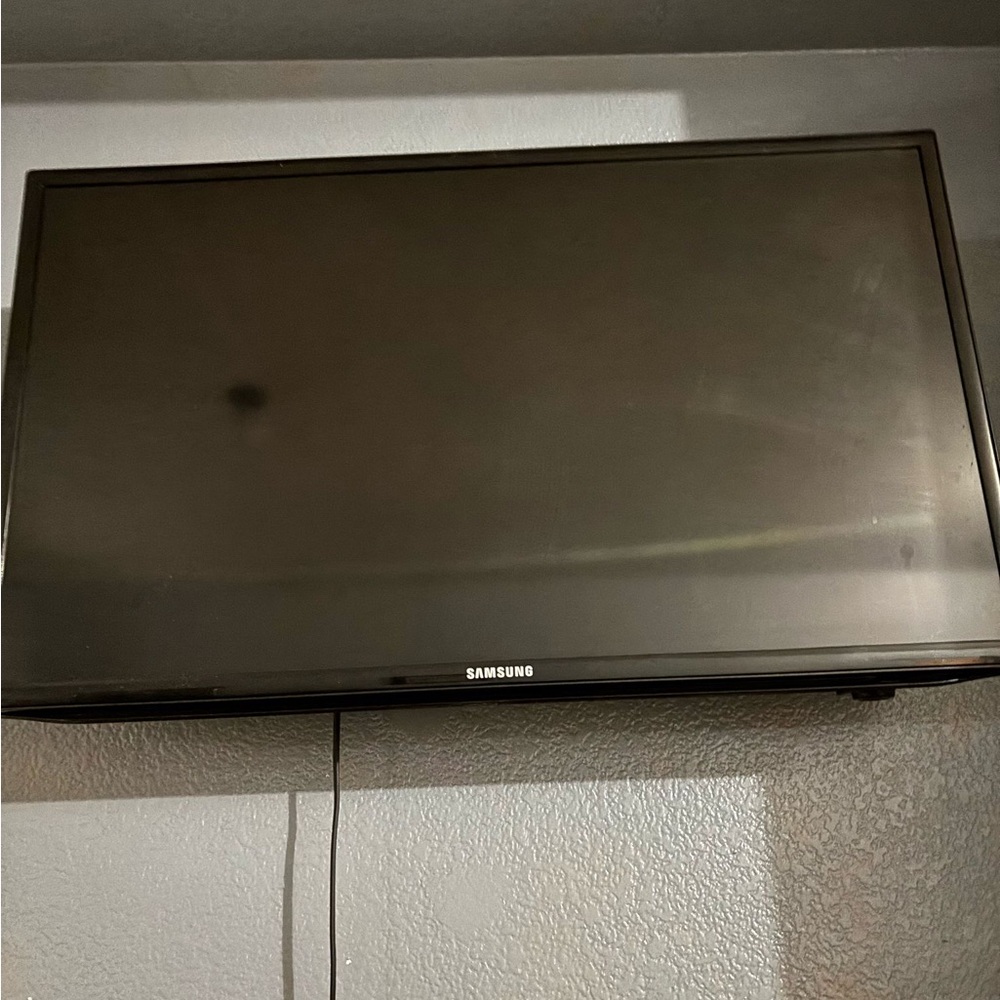 Samsung Black Flat-Screen TV Sleek Design